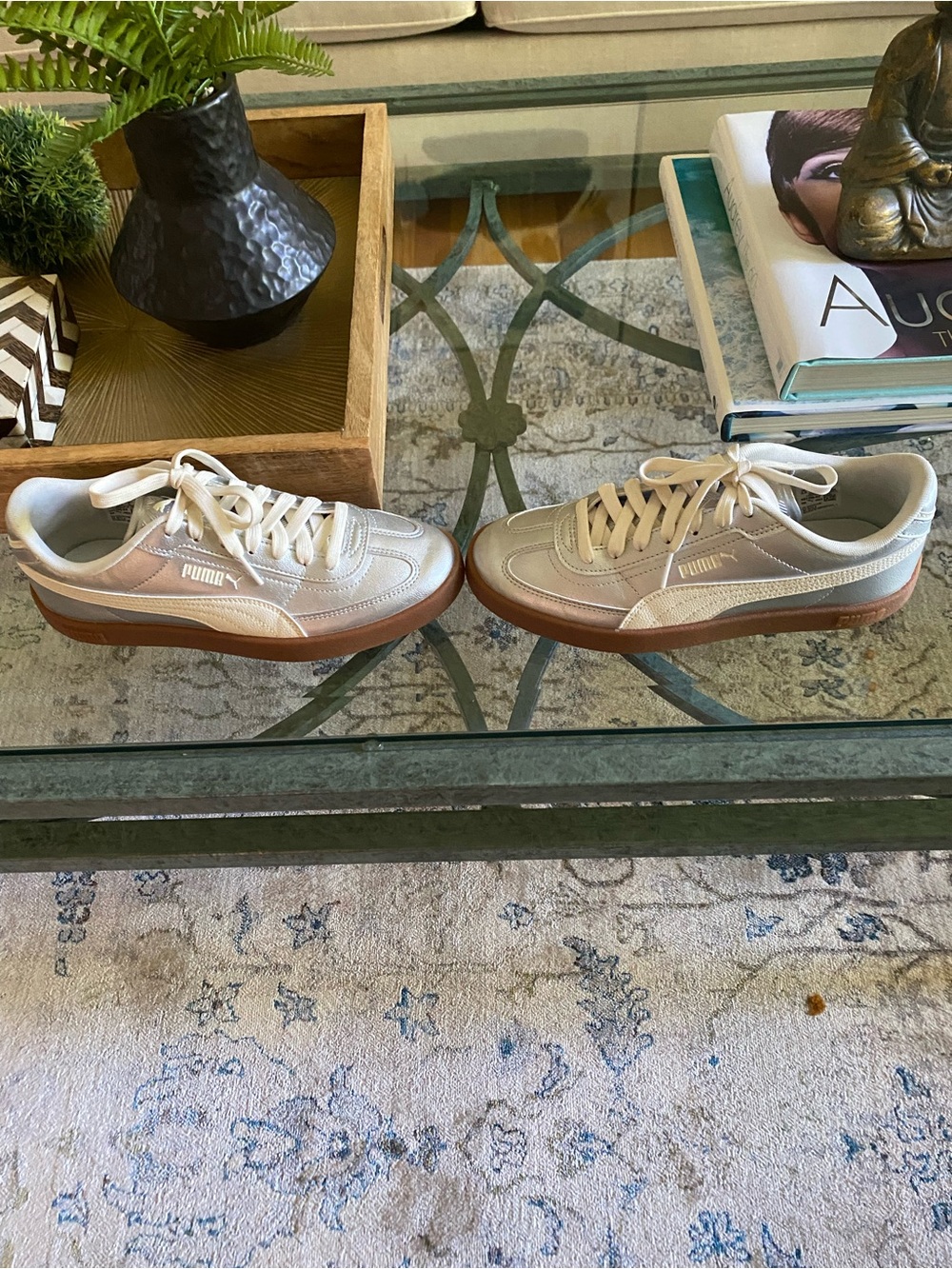 EUC PUMA CLUB II ERA SILVER METALLIC SNEAKERS SIZE 8 - Picture 4 of 9